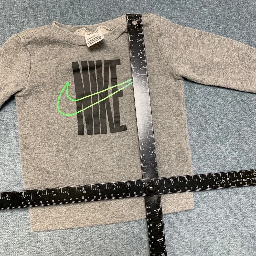 Nike Sweatshirt Toddler Boys 3T Heather Gray Long Sleeve Logo Graphic Pullover